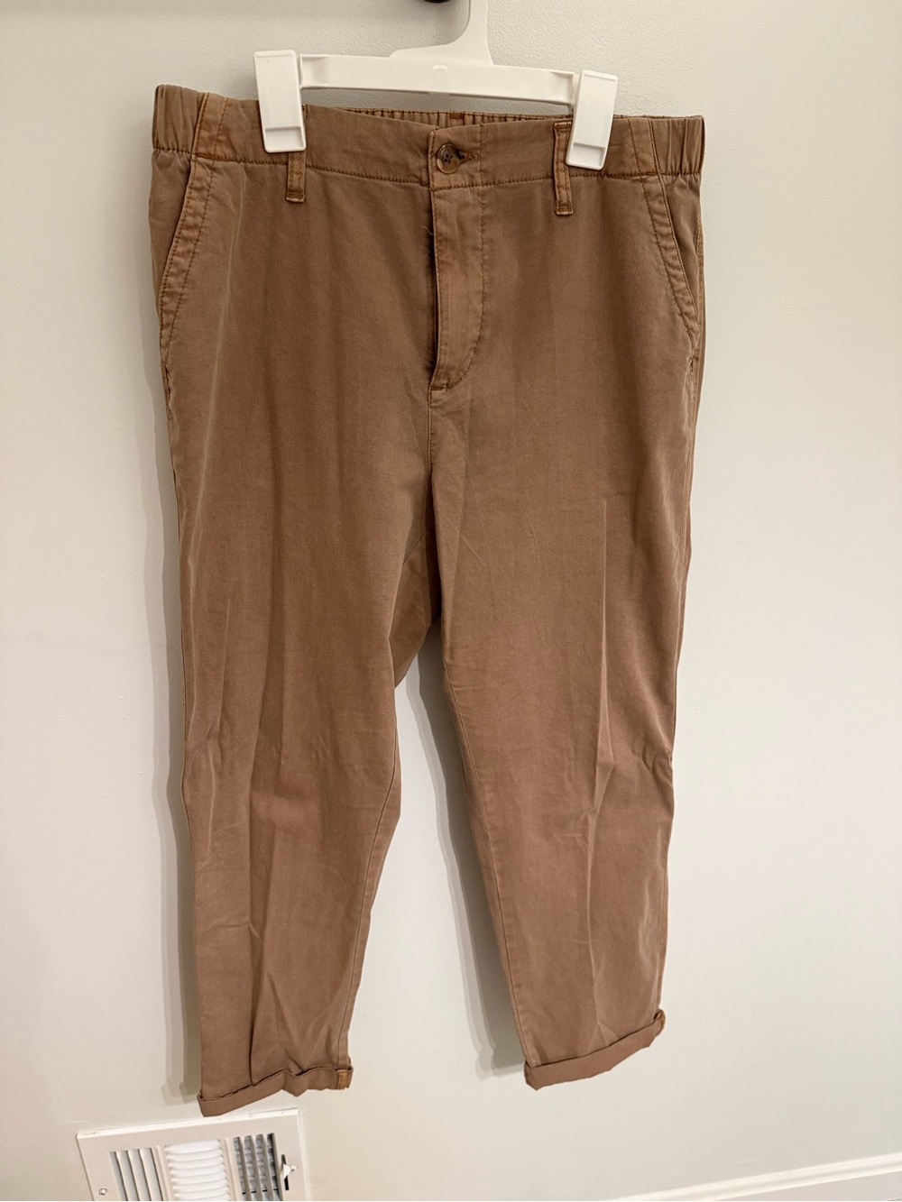 Old Navy Women's Straight Leg Pants in Taupe Brown